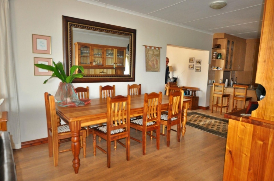 4 Bedroom Property for Sale in Fraaiuitsig Western Cape